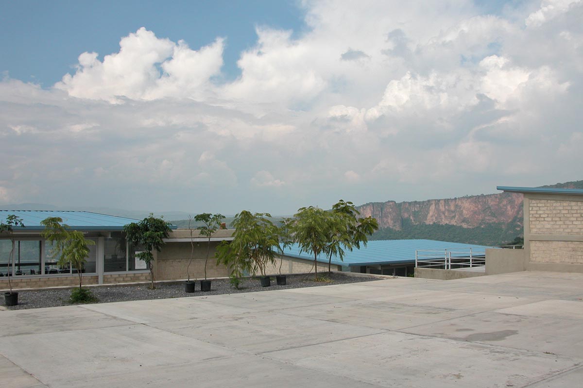 Centro Educativo La Barranca, 2001 - 2002 : Francisco Ugarte