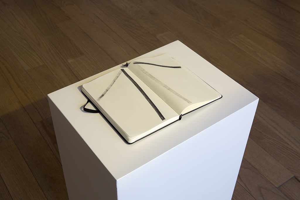 Sin título (Calca cruces, libreta), 2015 : Francisco Ugarte