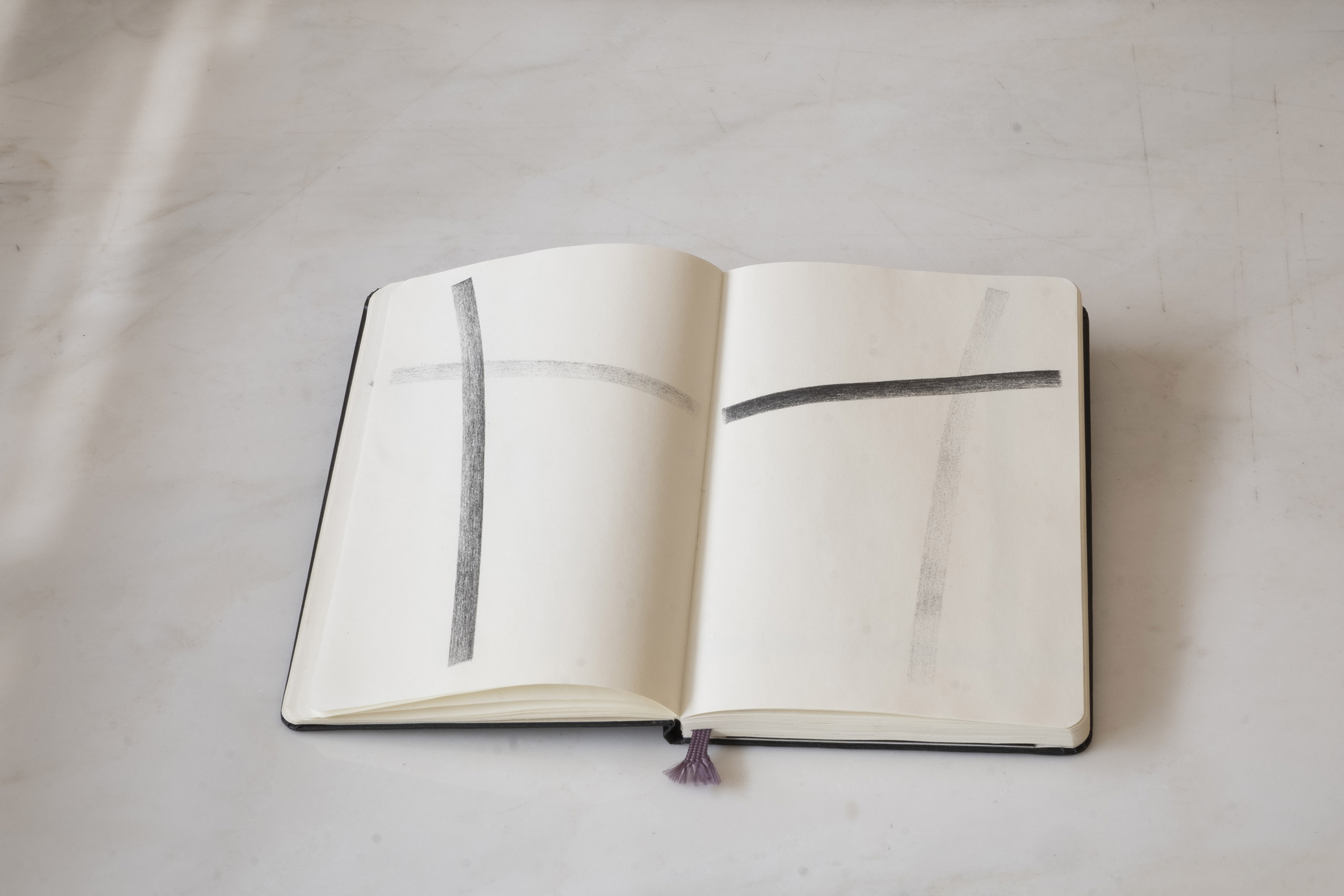 Sin título (Calca cruces, libreta), 2015 : Francisco Ugarte