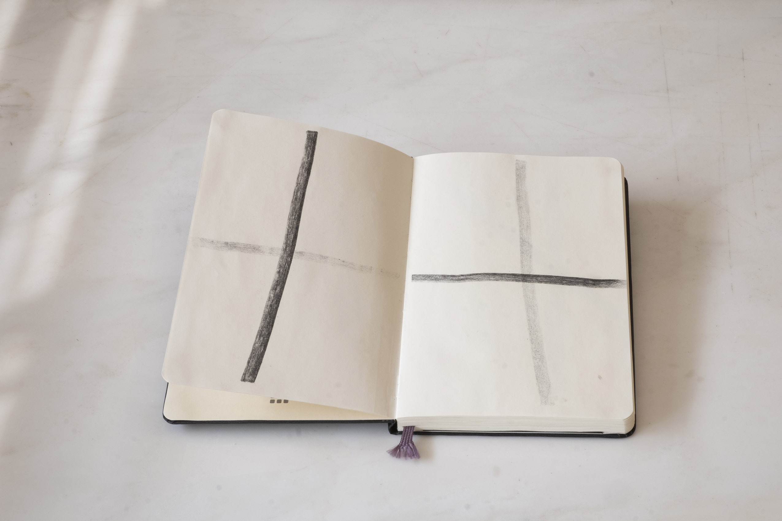 Sin título (Calca cruces, libreta), 2015 : Francisco Ugarte