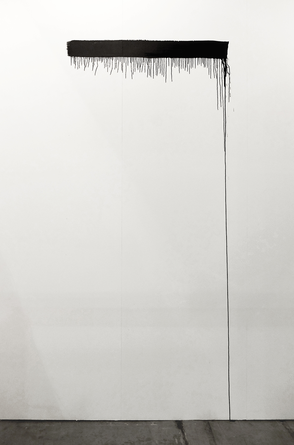 Sin título (Pintura negra, muro y piso), 2013 : Francisco Ugarte